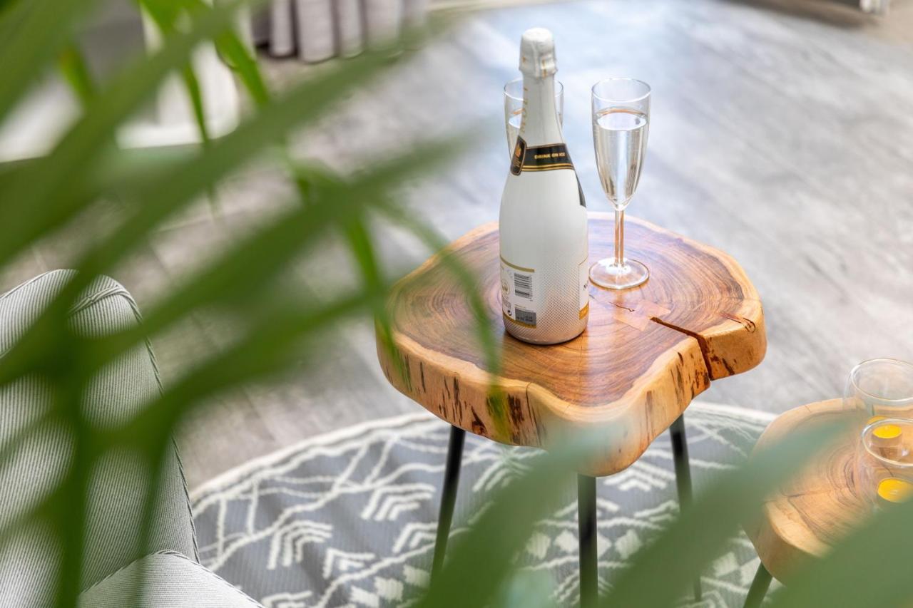 El_Puerto Luxury Port Suites Naxos City 外观 照片